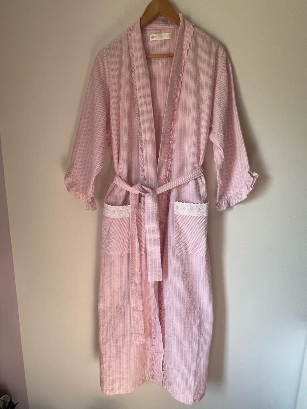 Eileen West Seersucker Pastel Pink Yellow Stripe Lace Ruffle Belted Full Robe